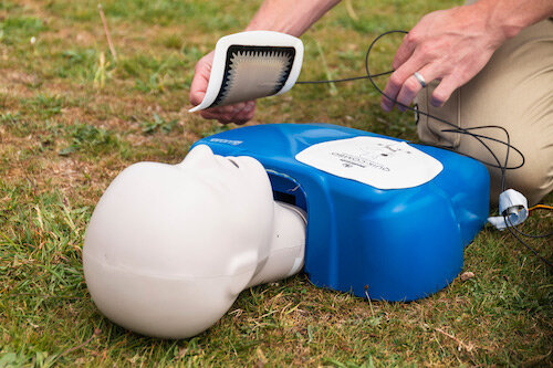 Defibrillation: One Minute to Restart a Heart